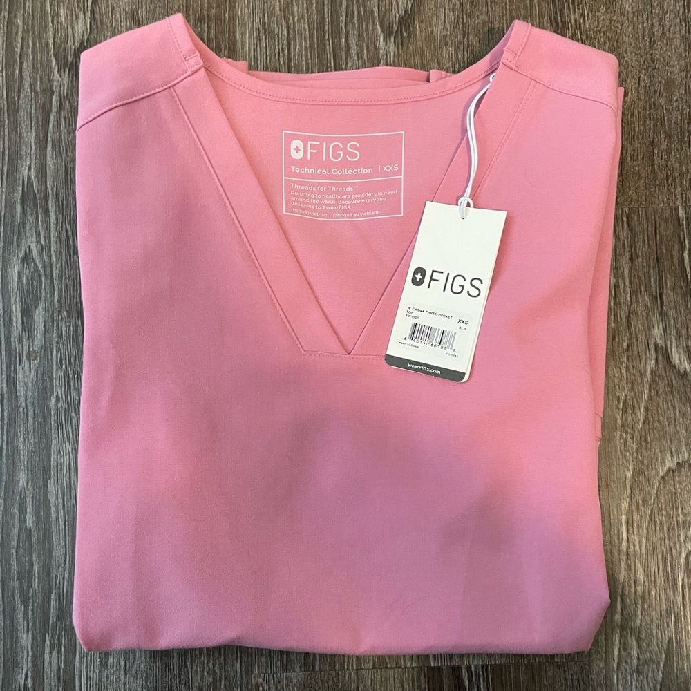 FIGS Women’s Chalk Pink Scrub Top XXS